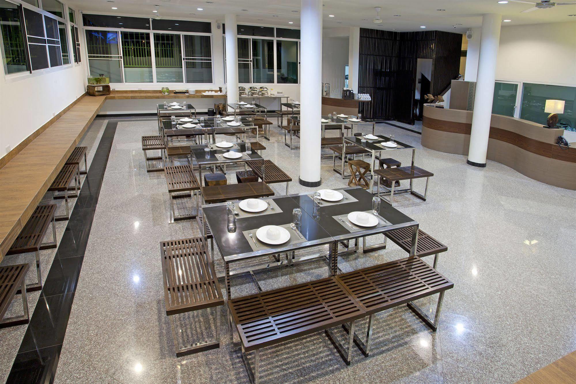 Wiz Hotel Pattaya Buitenkant foto