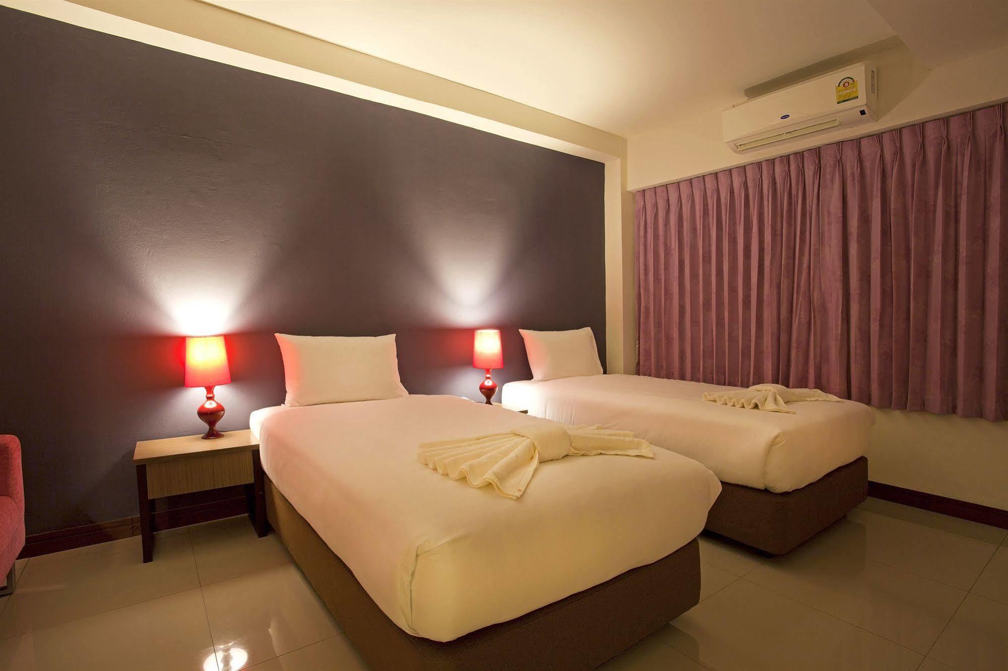 Wiz Hotel Pattaya Buitenkant foto