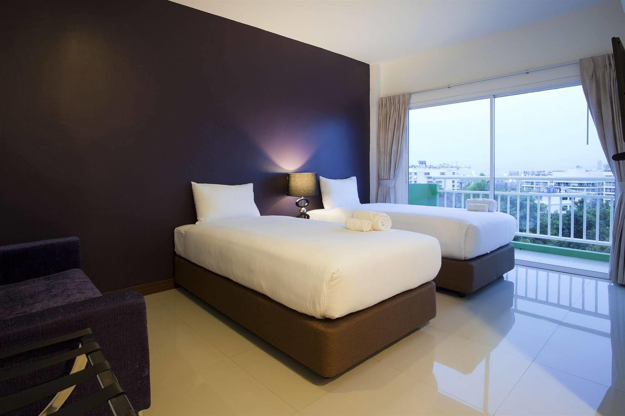 Wiz Hotel Pattaya Buitenkant foto