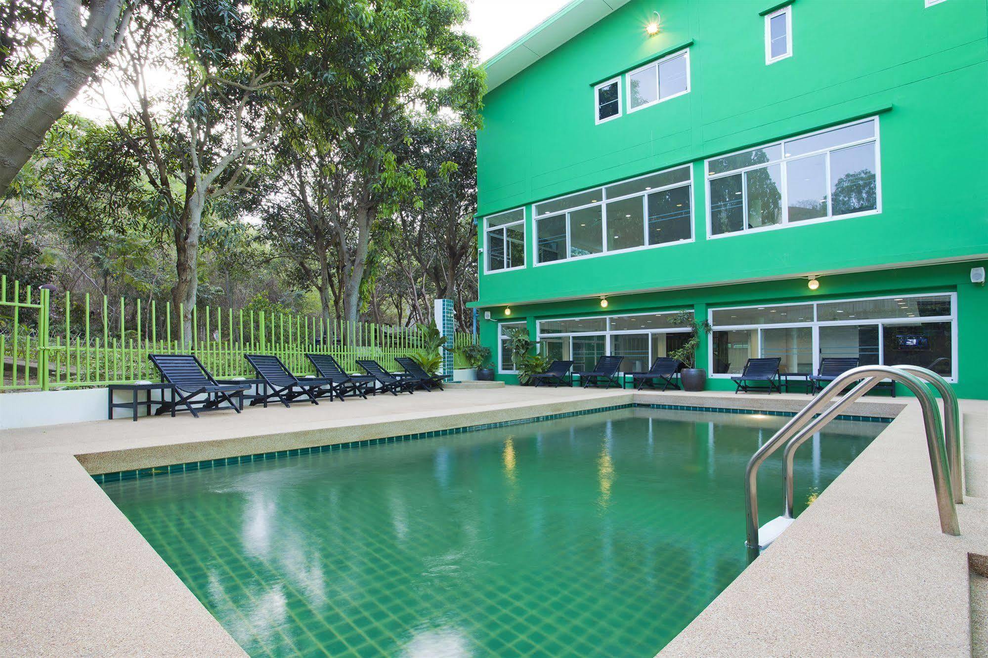 Wiz Hotel Pattaya Buitenkant foto