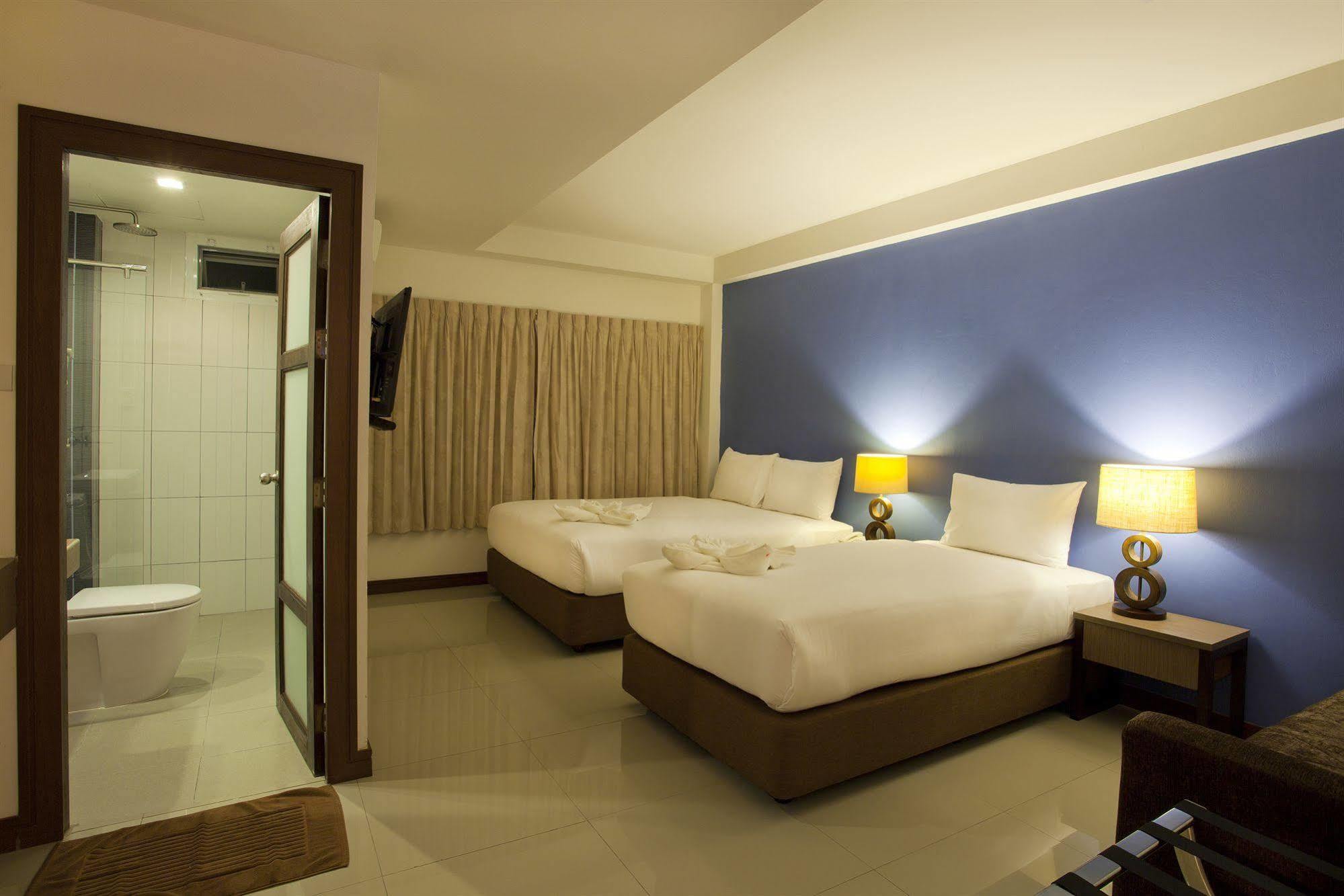 Wiz Hotel Pattaya Buitenkant foto