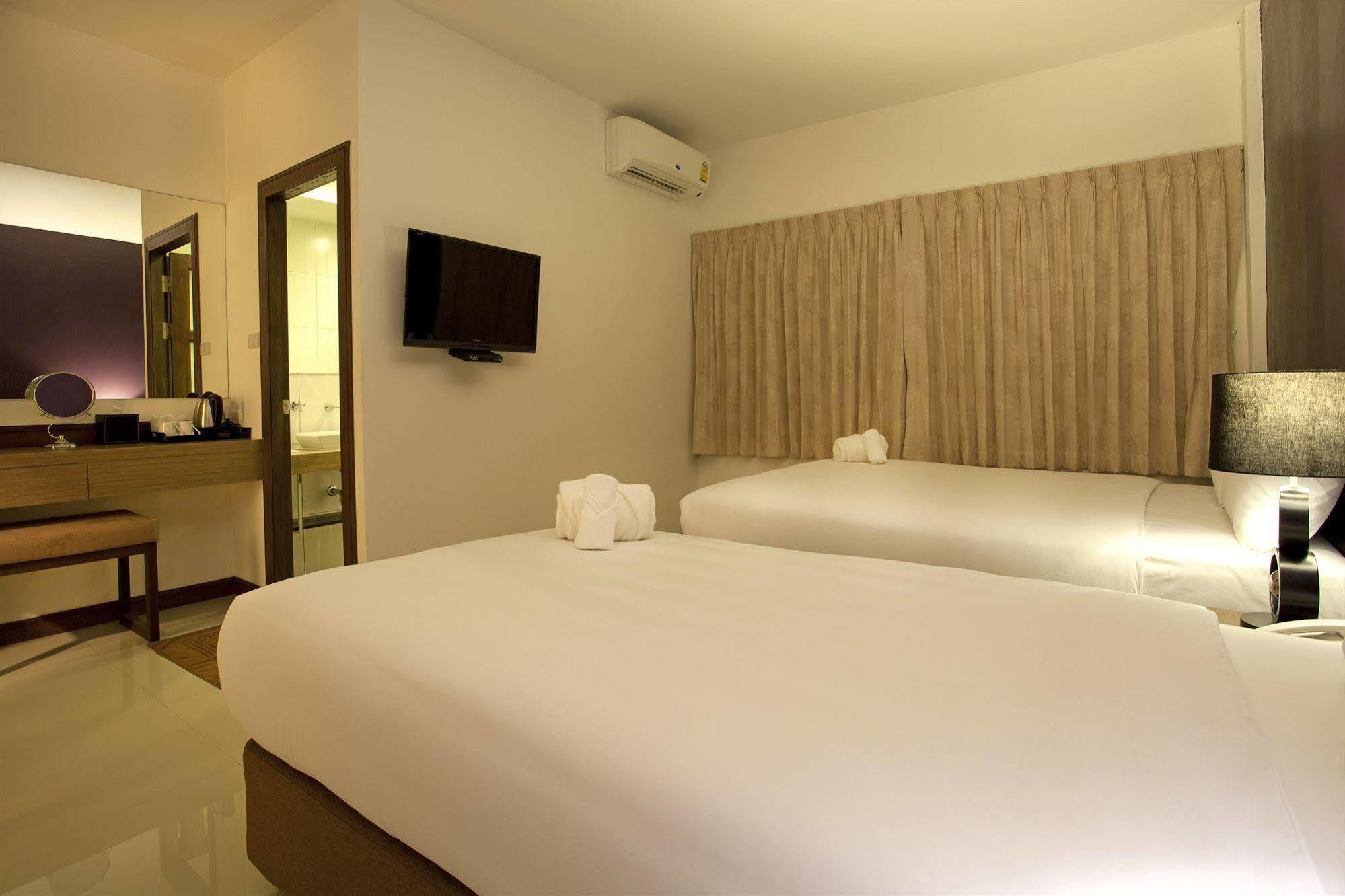 Wiz Hotel Pattaya Buitenkant foto