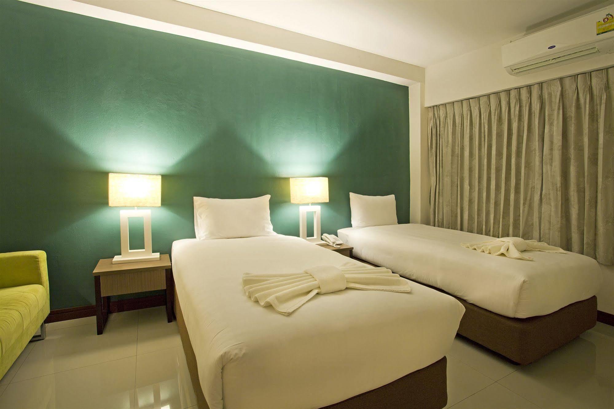 Wiz Hotel Pattaya Buitenkant foto